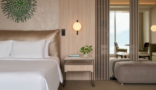 Suite, 1 King Bed, Sea View