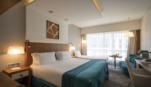 Deluxe Double Room (with Extra Bed)