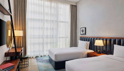 Twin Deluxe Room with View