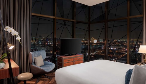 Panoramic One Bedroom Suite