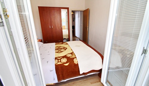 Apartment (One Bedroom Apartment with Balcony)