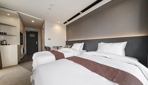 Family Twin Room