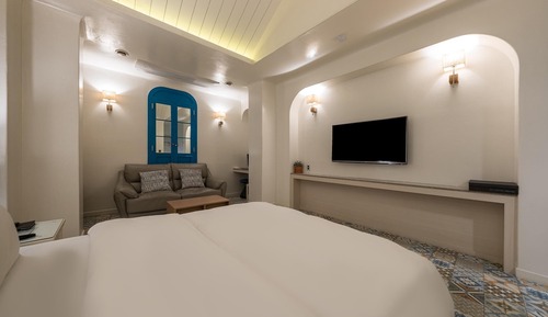 Room (Royal Suite (room random assignment))