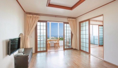 Room (Sun Ocean)