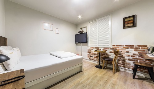 Room (Today Only Special (available on Netf)