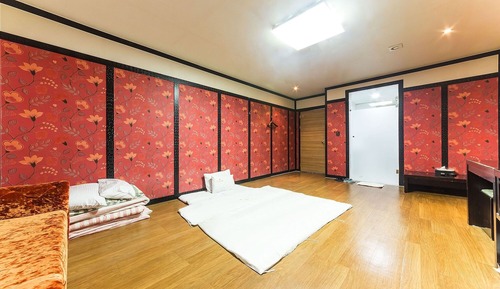 Room (Ondol room)