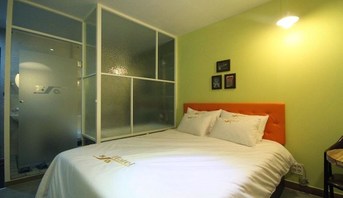 Room (Semi-Special Room)
