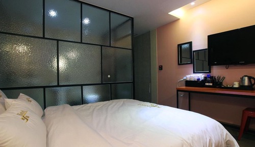 Room (Standard Room)