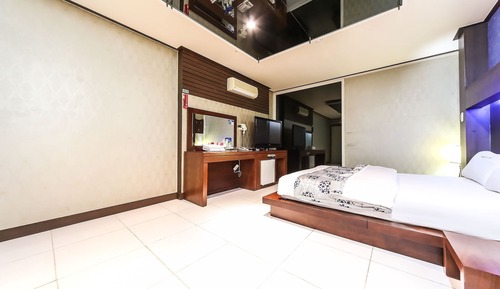 Room (Standard Room)
