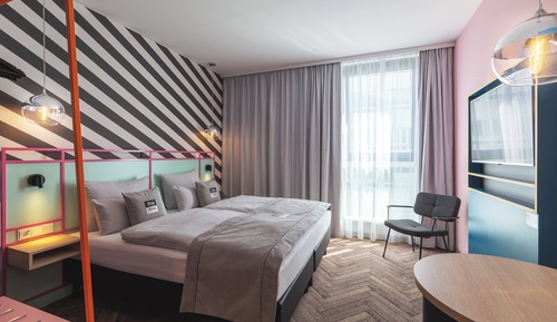 Standard Room, 1 Queen Bed, Accessible