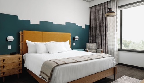 Suite, Accessible (Violet Crown, Mobility)