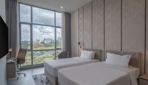 Premier Twin Room (2 Doubles, High Floor)