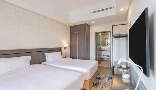 Junior Suite (2 Doubles, High Floor)