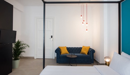 Junior Studio Suite