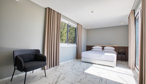 Superior Suite, Private Bathroom