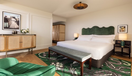 Premium Room