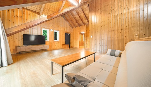 Basic Room, 4 Bedrooms (Yeonkkotdong)