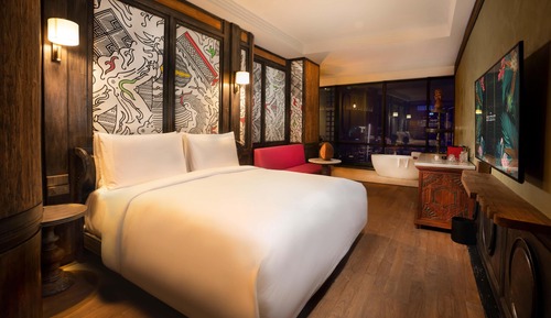 Orient Room - King Bed (2 adults + 1 child)