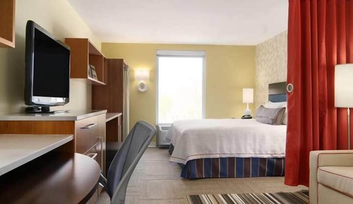 Studio, One King Bed, Accessible
