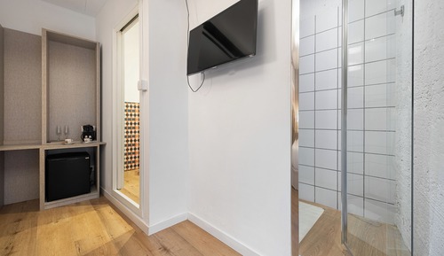 Double Room (Petit)