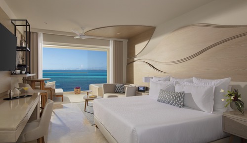 Xhale club Junior Suite Ocean Front King