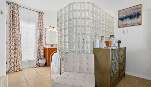 Elite Room