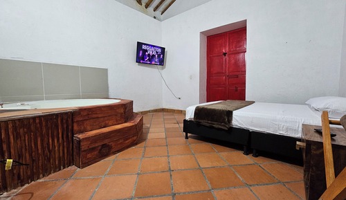 Romantic Studio Suite