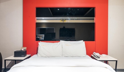 Room (Gaming Room 1PC (32&quot; Gaming 185H)