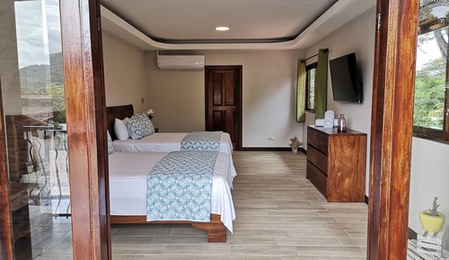 Standard Quadruple Room, 2 Queen Beds