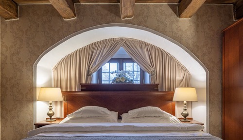 Deluxe Studio Suite