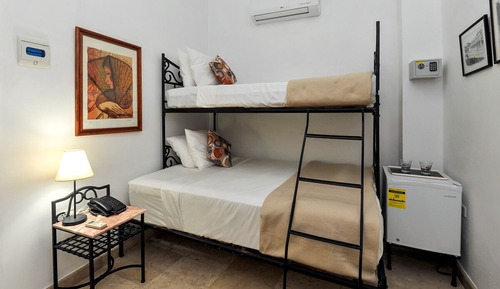 Standard Triple Room (Muralla)