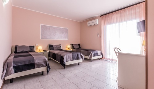 Triple Room, Balcony