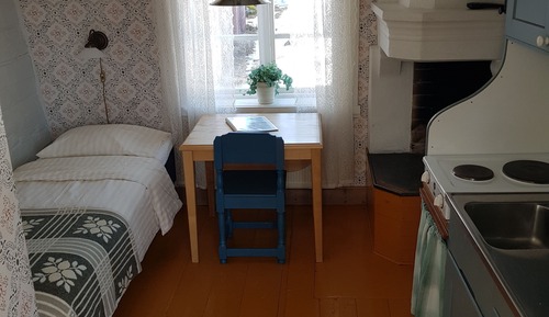One Bed Cabin