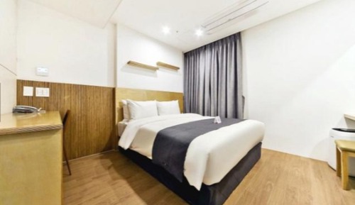 Standard Room, 1 Queen Bed