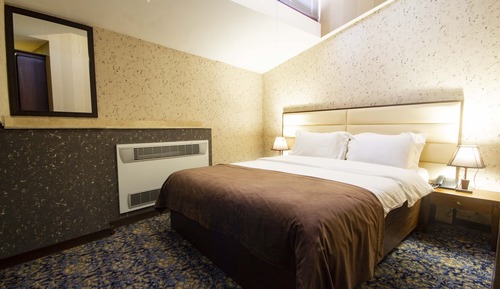 Economy Room