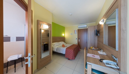 Standard Double or Twin Room, Partial Sea View