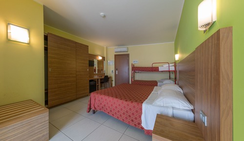 Standard Quadruple Room, Partial Sea View