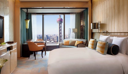 Club Pearl Tower King Room