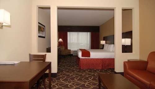 Suite, 1 Twin Bed, Accessible (Hearing, Mobility Tub)