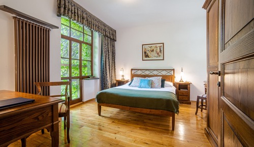 Premium Double Room, 1 Queen Bed, Jetted Tub