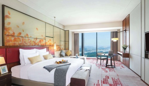 Deluxe Room, 1 King Bed, Club Lounge Access, River View (Premium)