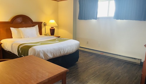 Basic Room, 1 Queen Bed