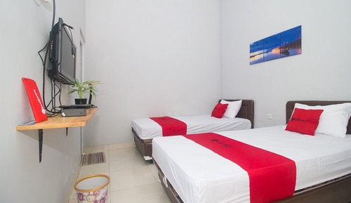 Twin Room (RedDoorz)