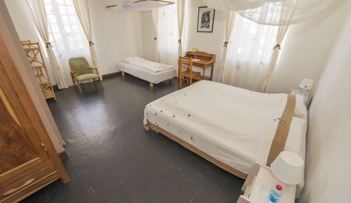 Classic Triple Room, Private Bathroom