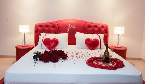 Deluxe Double Room (Scarlet)