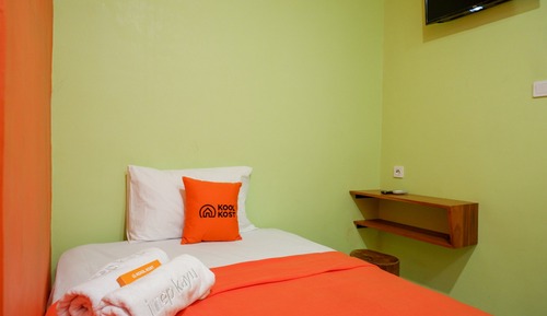 Single Room (Reddoorz)