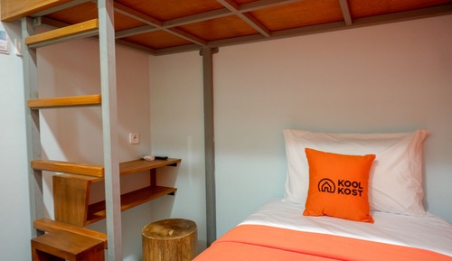 Twin Room (Reddoorz)