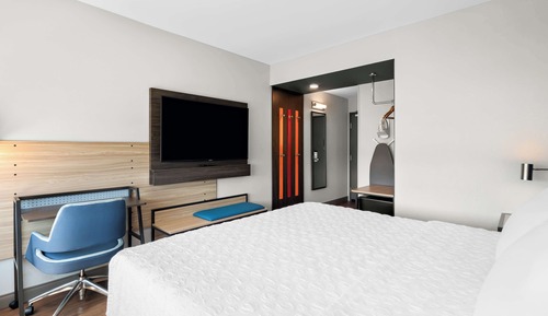 Room, 1 King Bed, Accessible (Hearing)