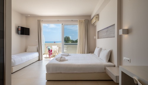 One Bedroom Suite Sea View