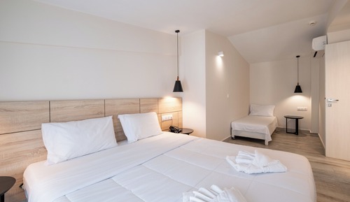 One Bedroom Suite Land View